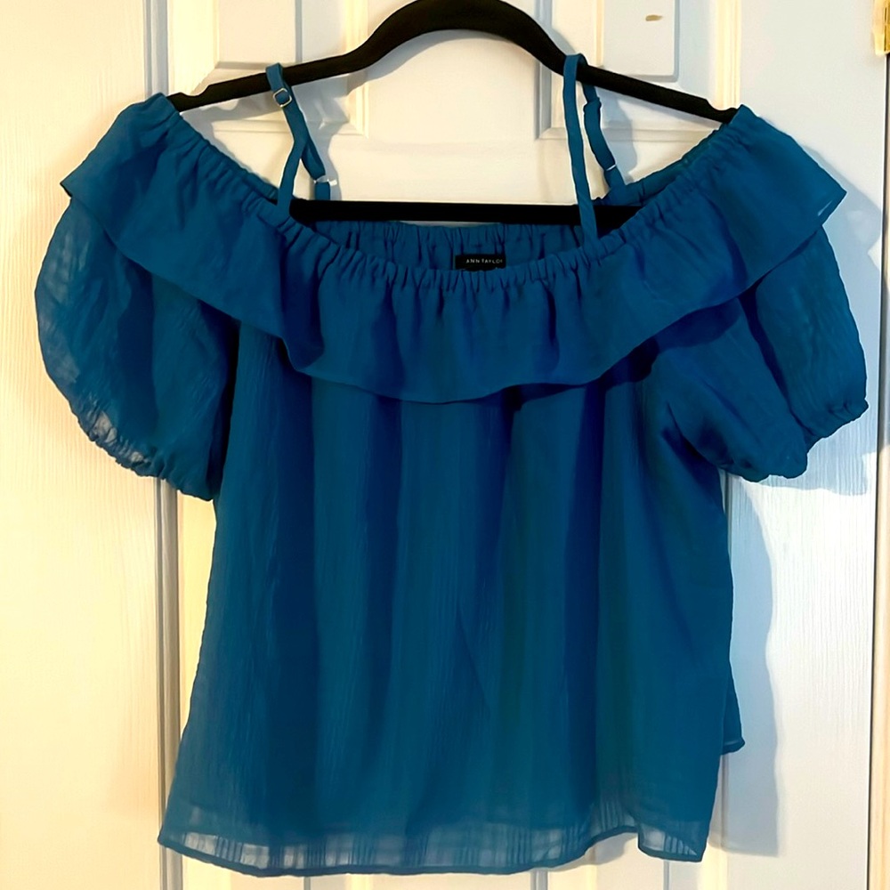 NEW Ann Taylor Off the Shoulder Top Size Medium